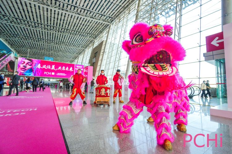 UK retail chain's displays celebrate Chinese New Year - Chinadaily.com.cn