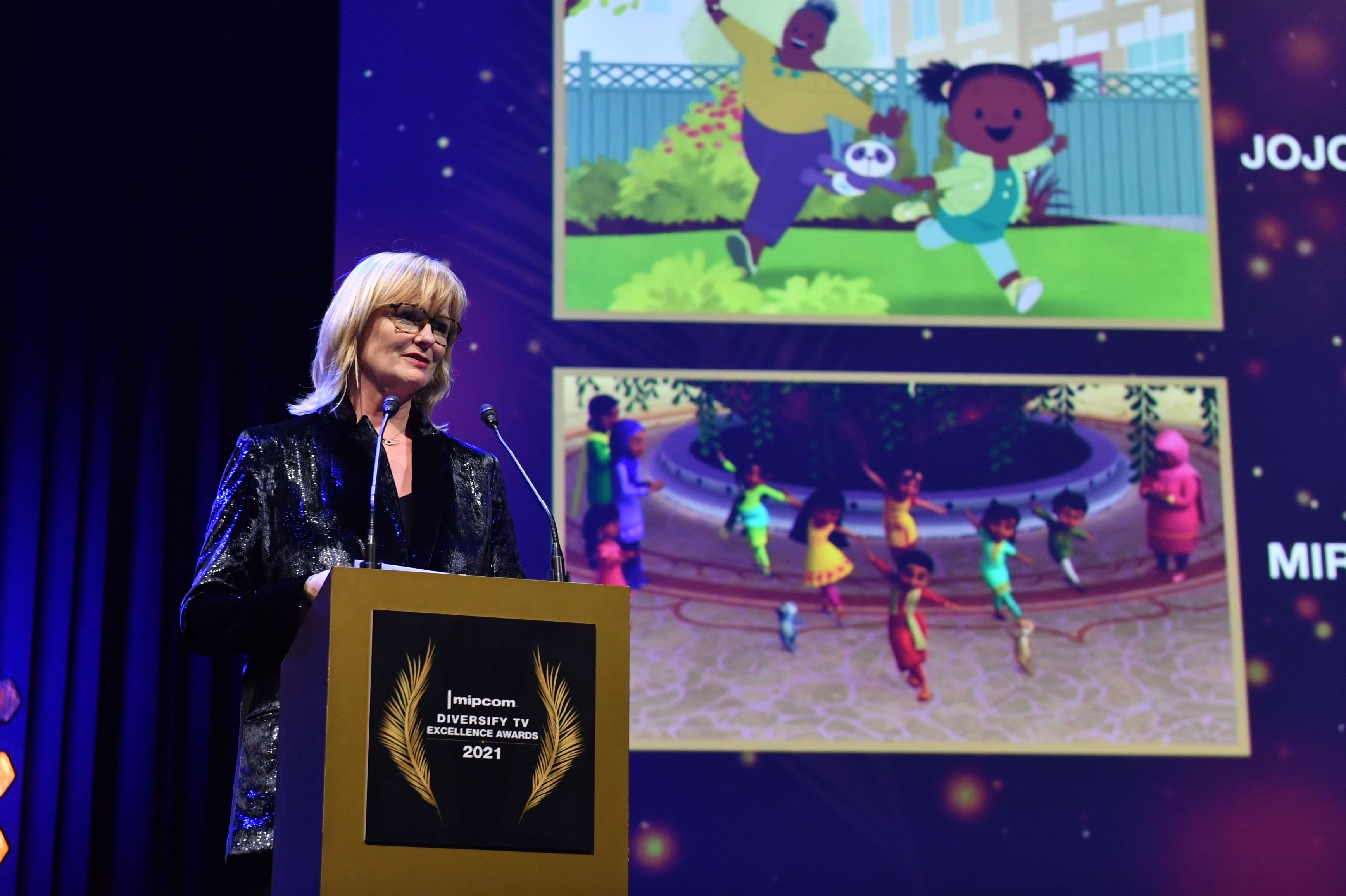 Lucy Smith Presenting